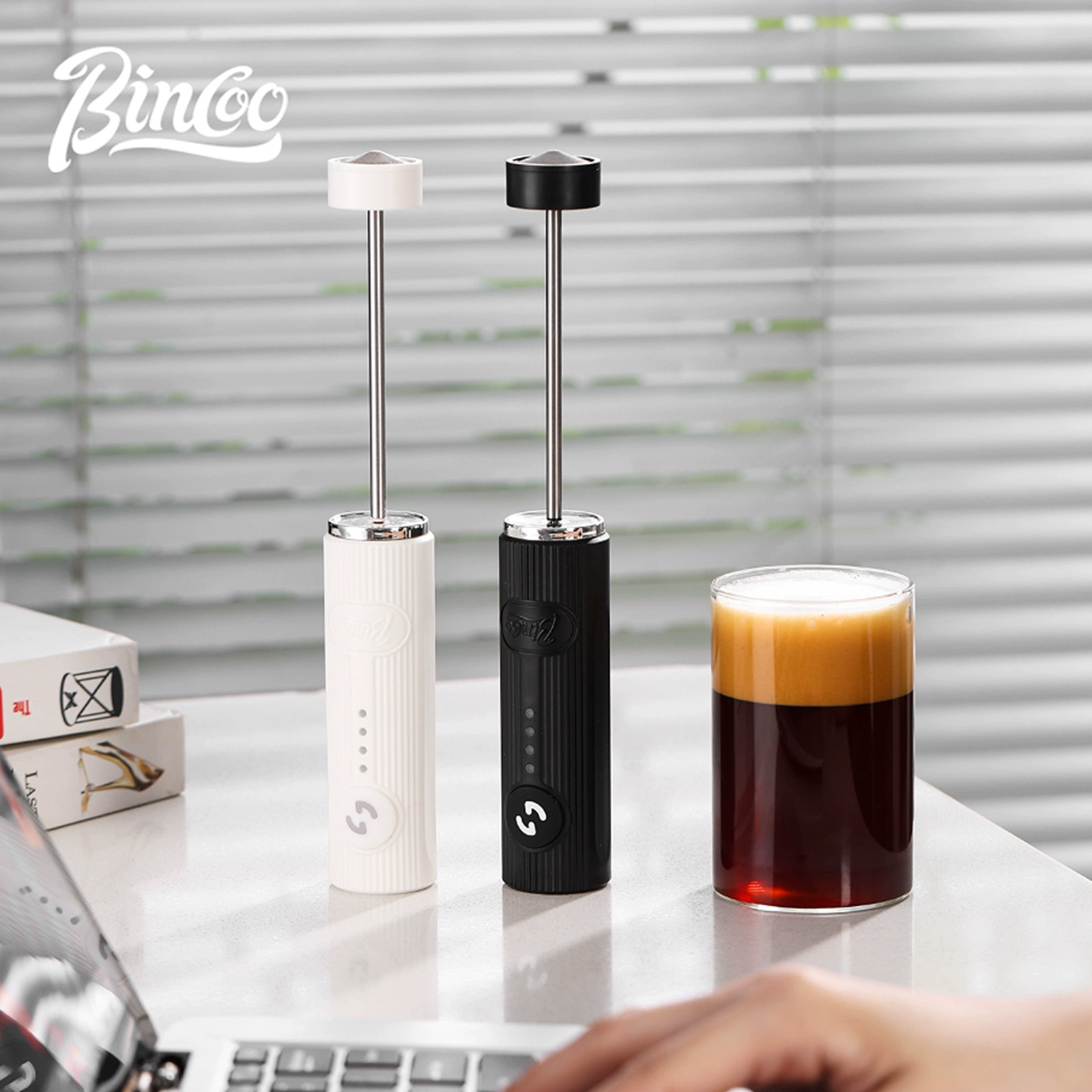 Elektryczny spieniacz do kawy  – Pocket Coffee Maker recenzja i cena