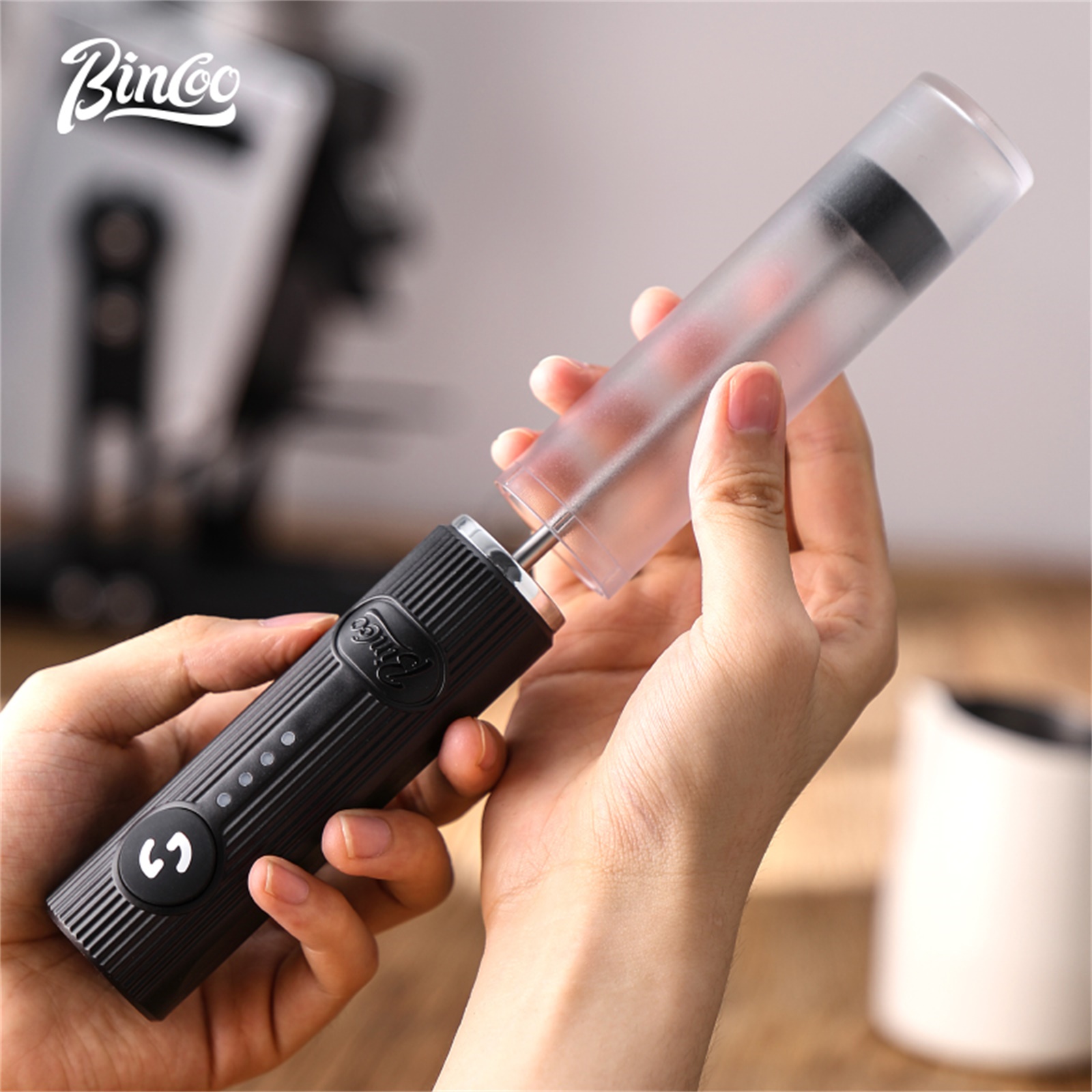 Elektryczny spieniacz do kawy  – Pocket Coffee Maker recenzja i cena